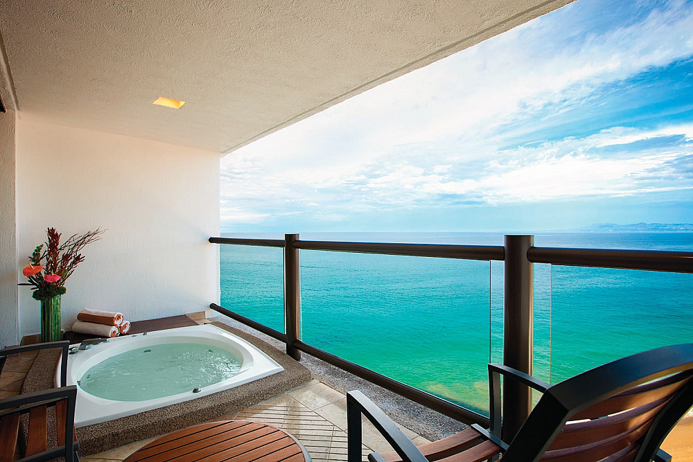 hyatt-ziva-puerto-vallarta-club-ocean-front-hot-tub-king-view