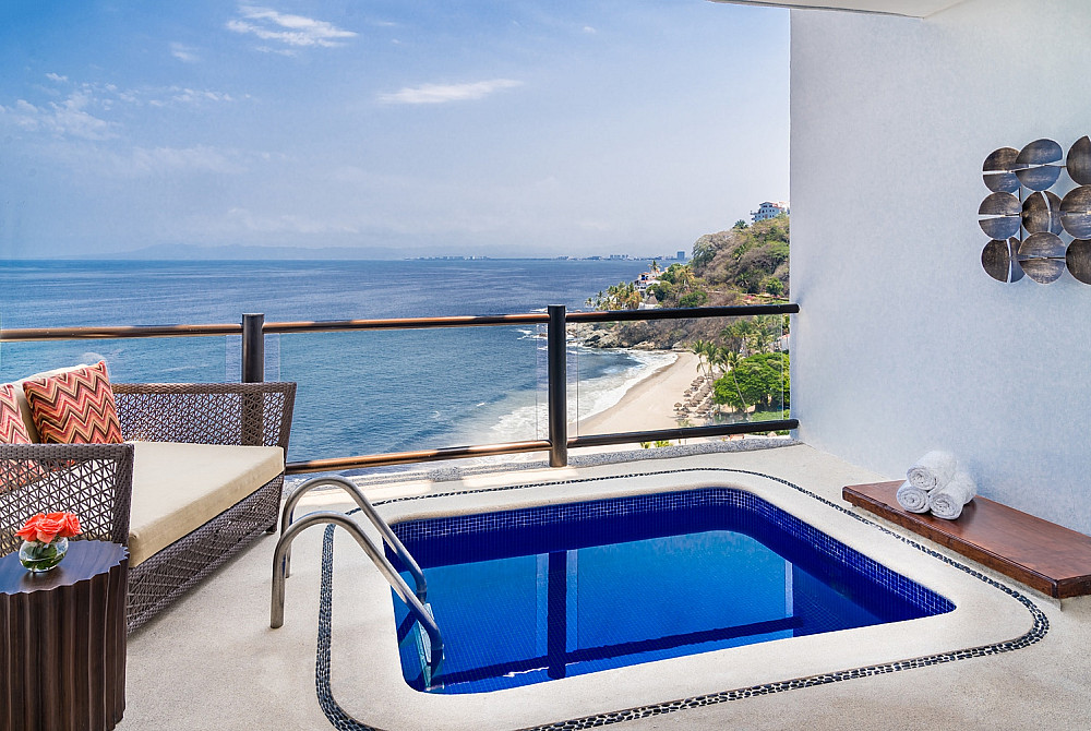 hyatt-ziva-puerto-vallarta-club-one-bedroom-plunge-pool-suite-king-balcony