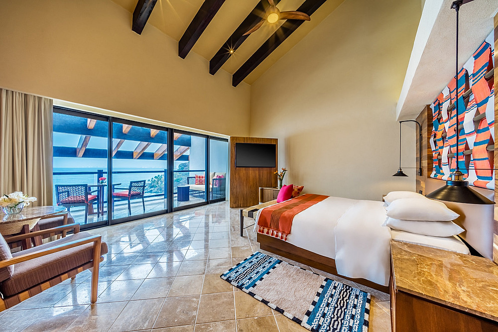 hyatt-ziva-puerto-vallarta-club-one-bedroom-plunge-pool-suite-king-bedroom