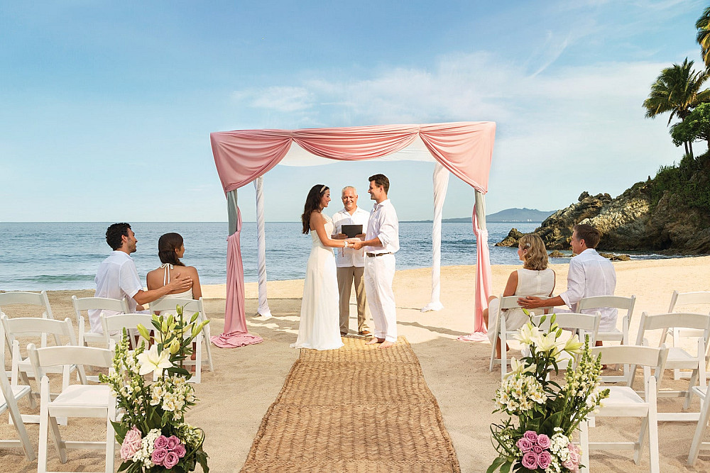 hyatt-ziva-puerto-vallarta-wedding-beach-pink