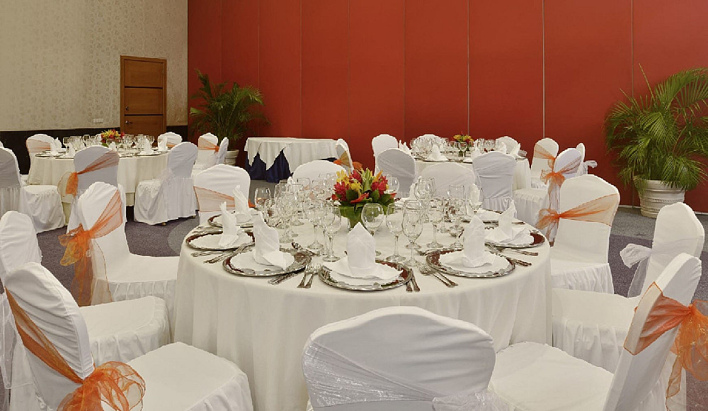 iberostar-selection-rose-hall-suites-banquet