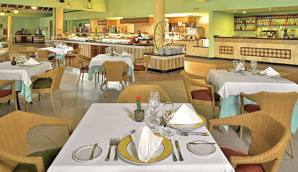 iberostar-selection-rose-hall-suites-restaurants