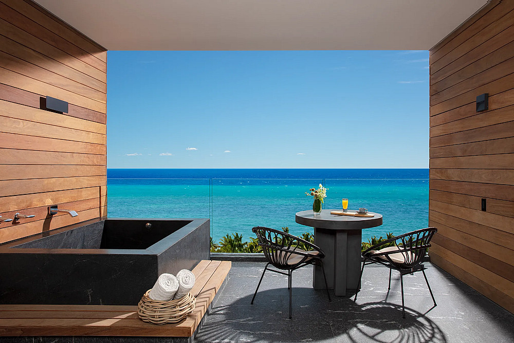 secrets-moxche-preferred-club-jr-suite-oceanfront-terrace-honeymoonsinc